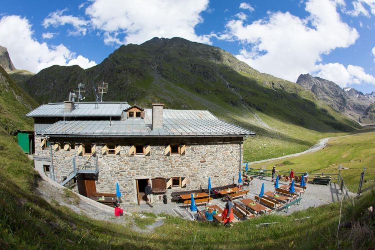 Hütte im Sommer