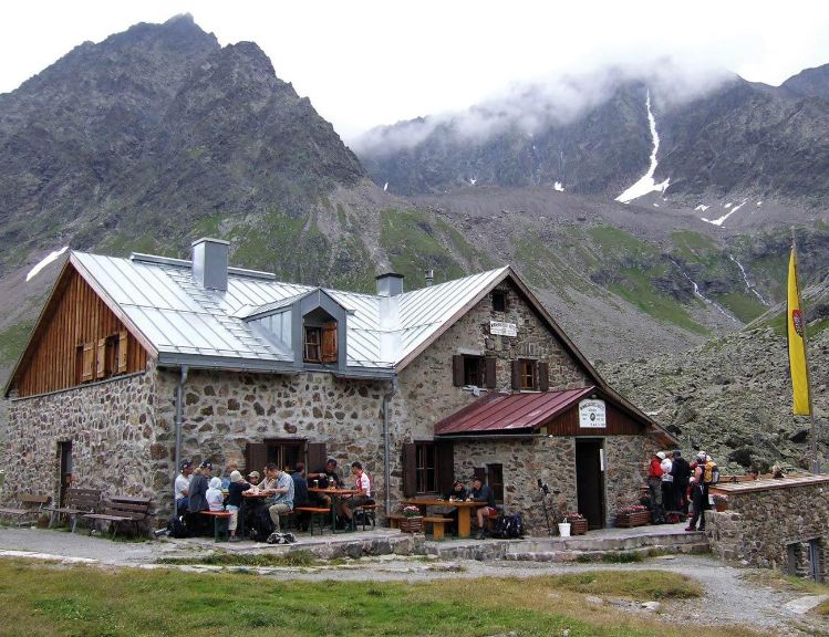 Aussenansicht - © unbekannt, Winnebachseehütte, C Copyright - alle Rechte vorbehalten