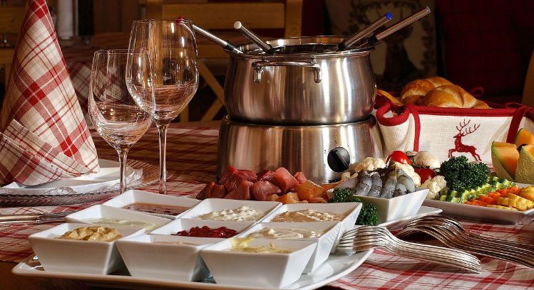 Fondue_ - © www.hotelenzian.at